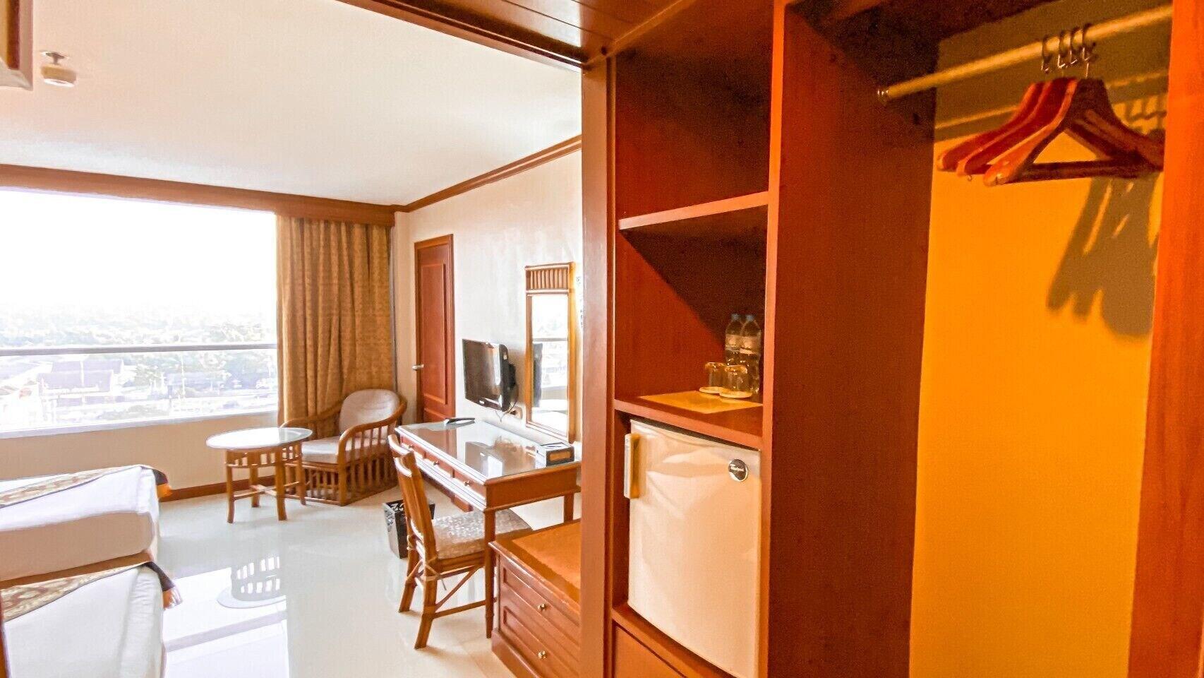 K Park Grand Hotel Sha Plus Certified Surat Thani Exterior photo