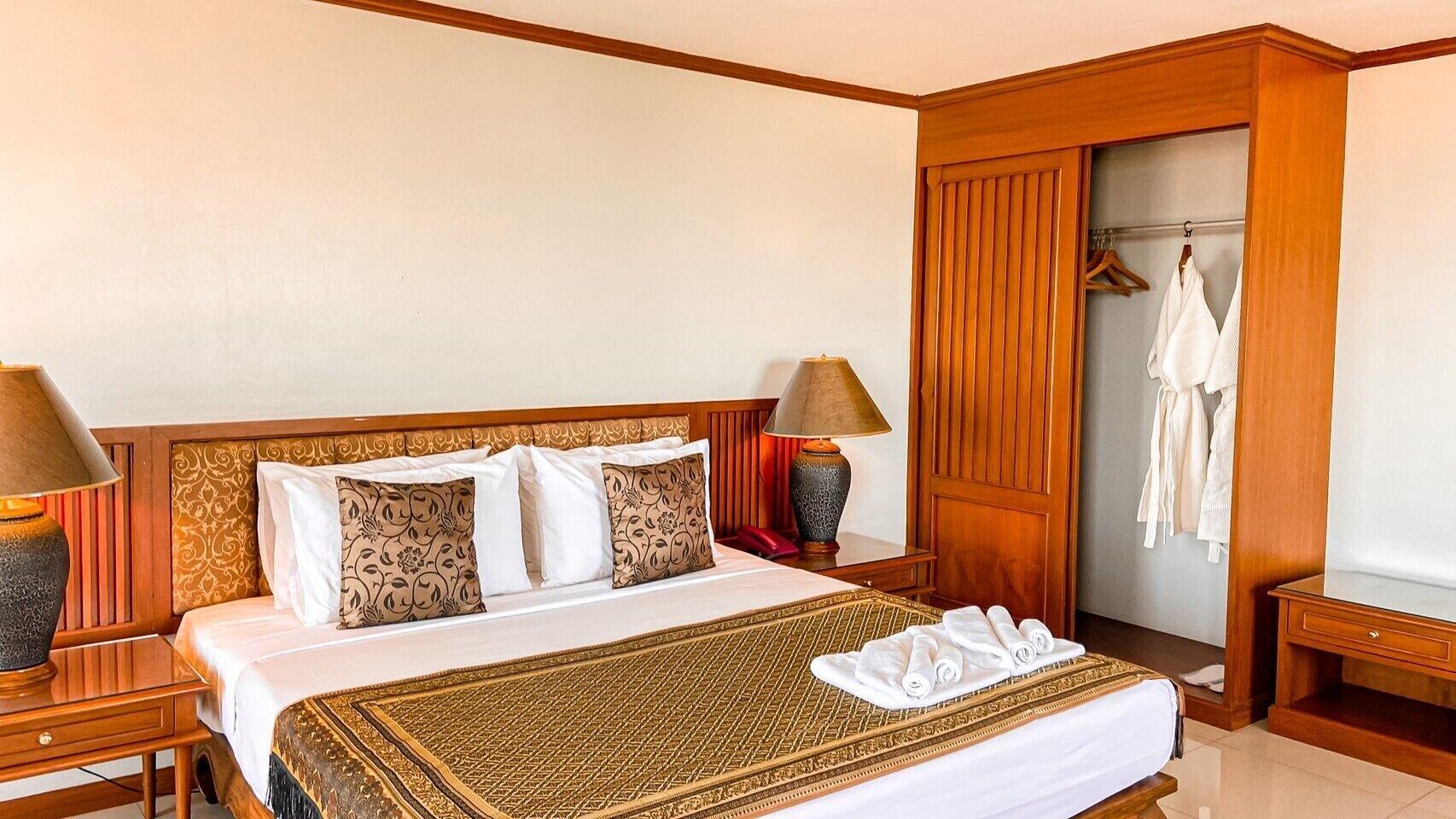 K Park Grand Hotel Sha Plus Certified Surat Thani Exterior photo